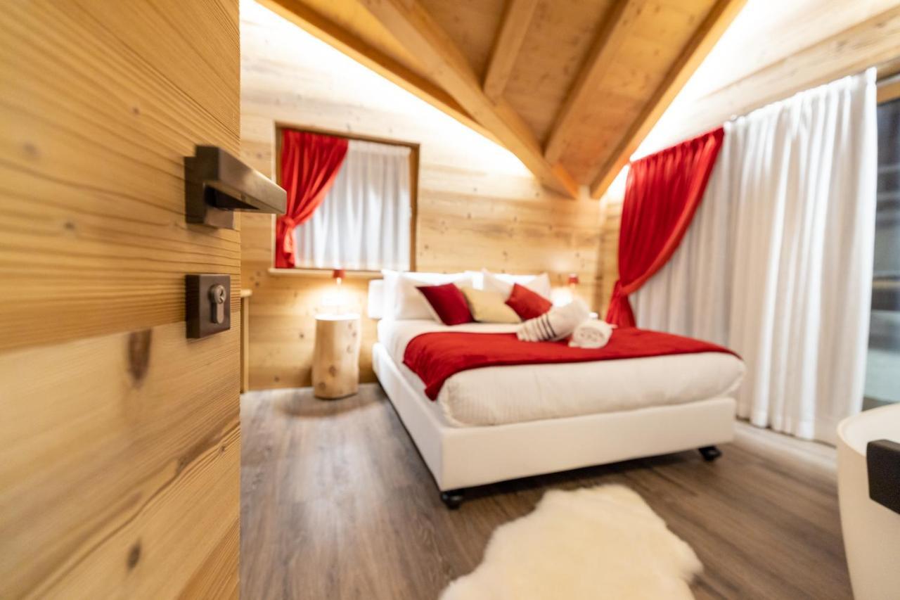 Chalet Imbosc'Che - 5 Beautiful Rooms In Charming B&B Livigno Exterior foto