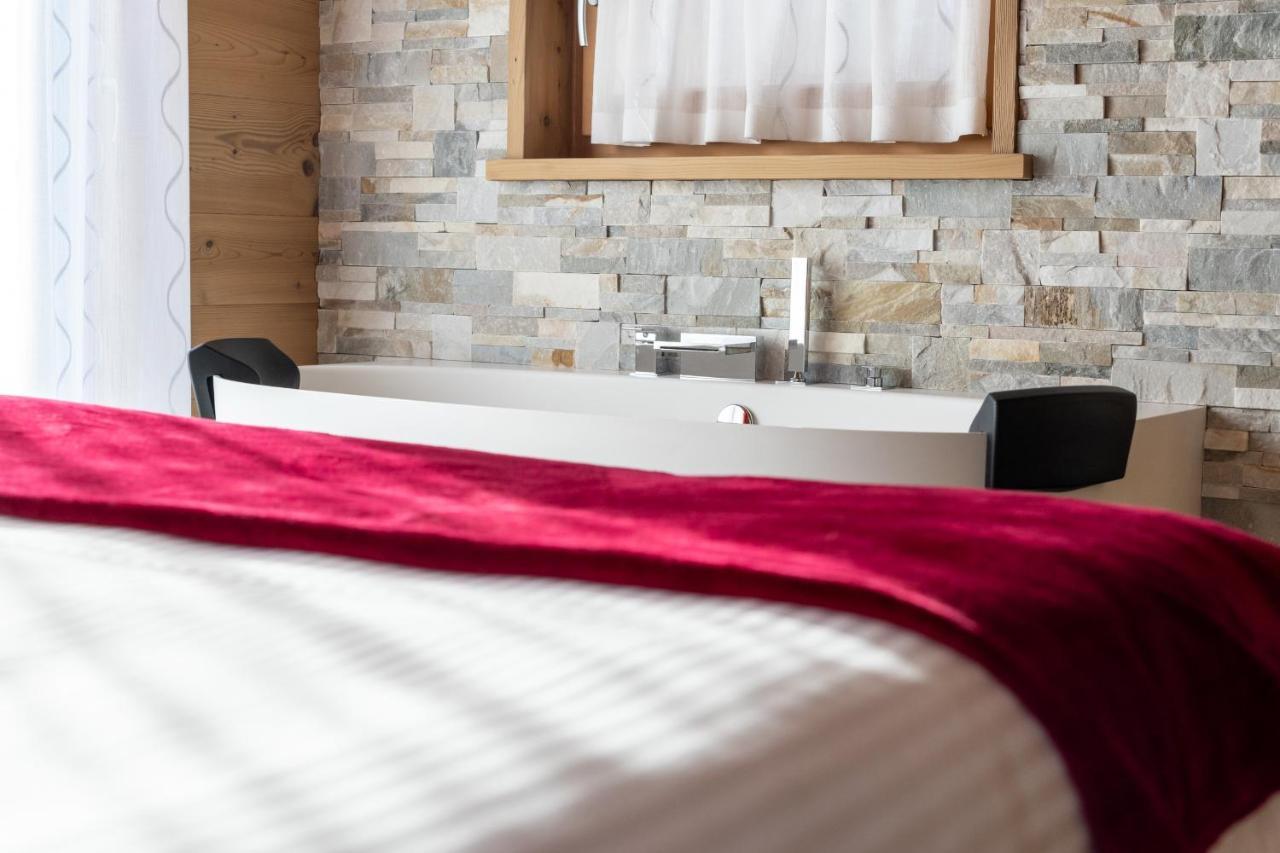 Chalet Imbosc'Che - 5 Beautiful Rooms In Charming B&B Livigno Exterior foto